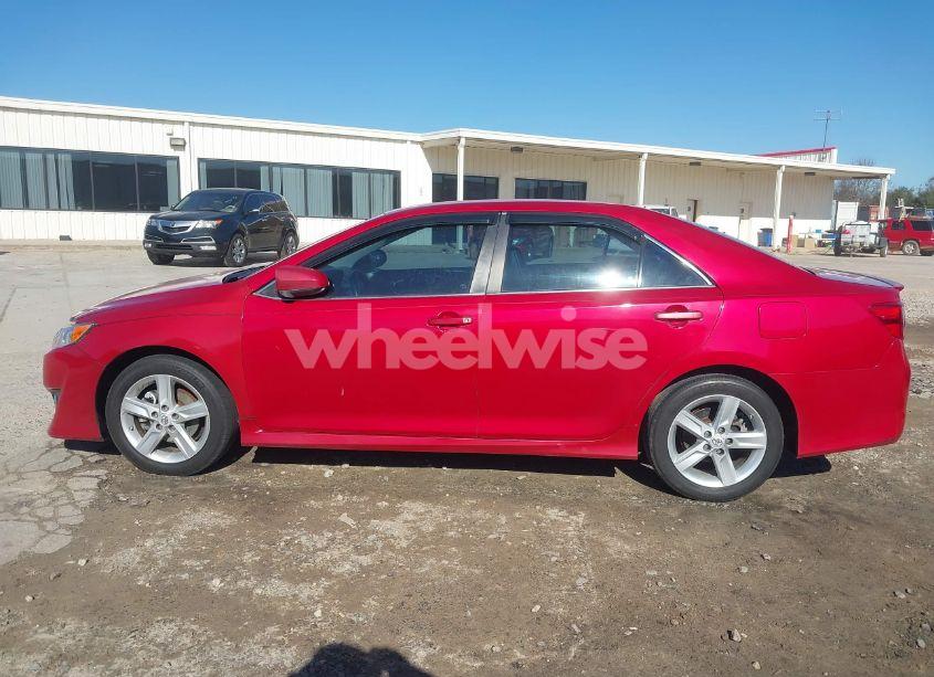 Photo 14 of 2014 Toyota Camry SE (VIN 4T1BF1FK6EU729928)