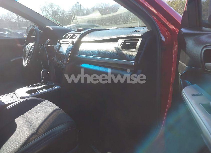 Photo 5 of 2014 Toyota Camry SE (VIN 4T1BF1FK6EU729928)