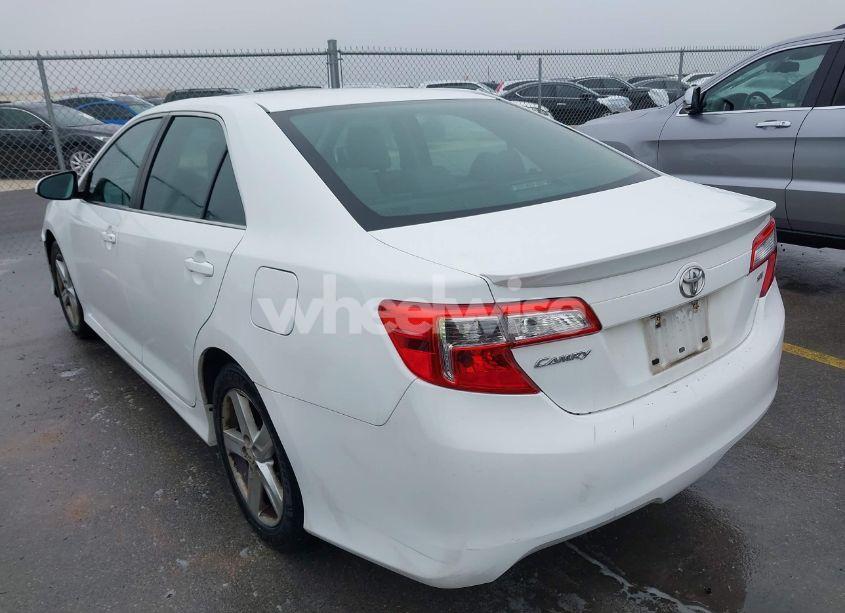 Photo 3 of 2014 Toyota Camry SE (VIN 4T1BF1FK6EU730108)