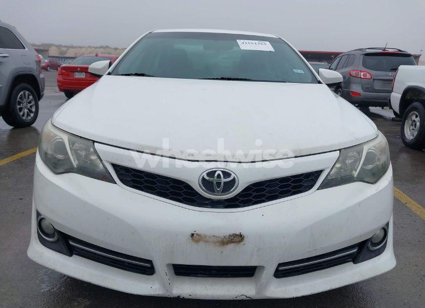 Photo 6 of 2014 Toyota Camry SE (VIN 4T1BF1FK6EU730108)