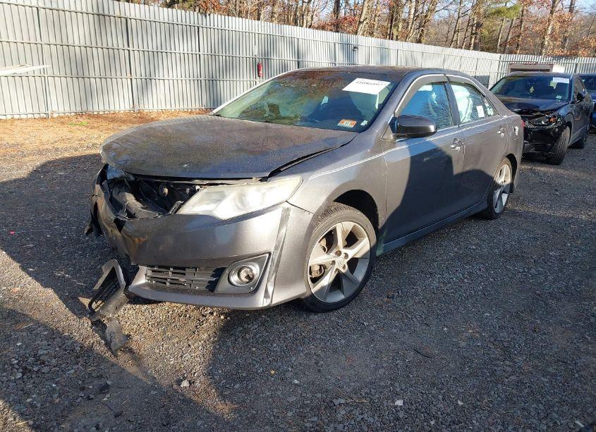 Photo 2 of 2014 Toyota Camry SE SPORT (VIN 4T1BF1FK6EU730853)