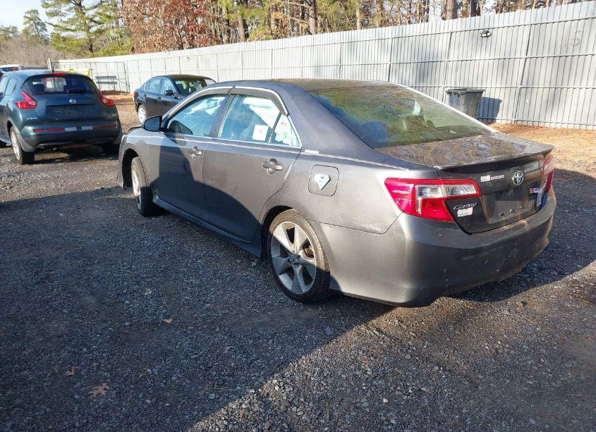 Photo 3 of 2014 Toyota Camry SE SPORT (VIN 4T1BF1FK6EU730853)