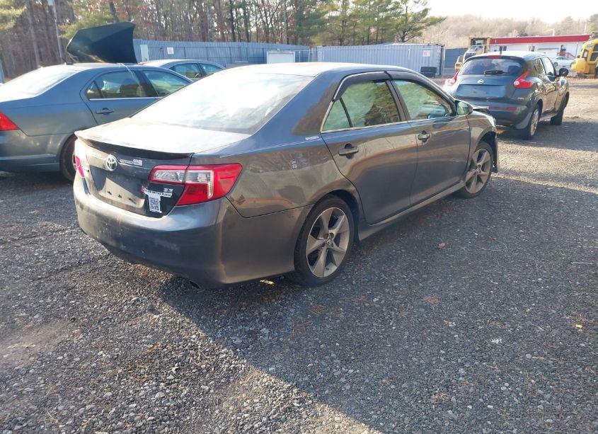 Photo 4 of 2014 Toyota Camry SE SPORT (VIN 4T1BF1FK6EU730853)
