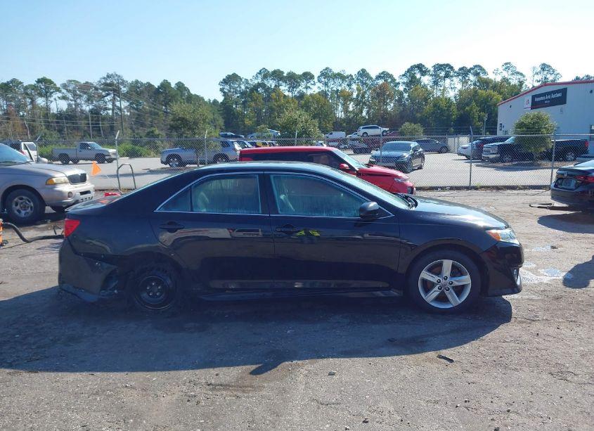 Photo 13 of 2014 Toyota Camry SE (VIN 4T1BF1FK6EU744672)