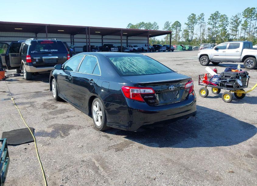 Photo 4 of 2014 Toyota Camry SE (VIN 4T1BF1FK6EU744672)