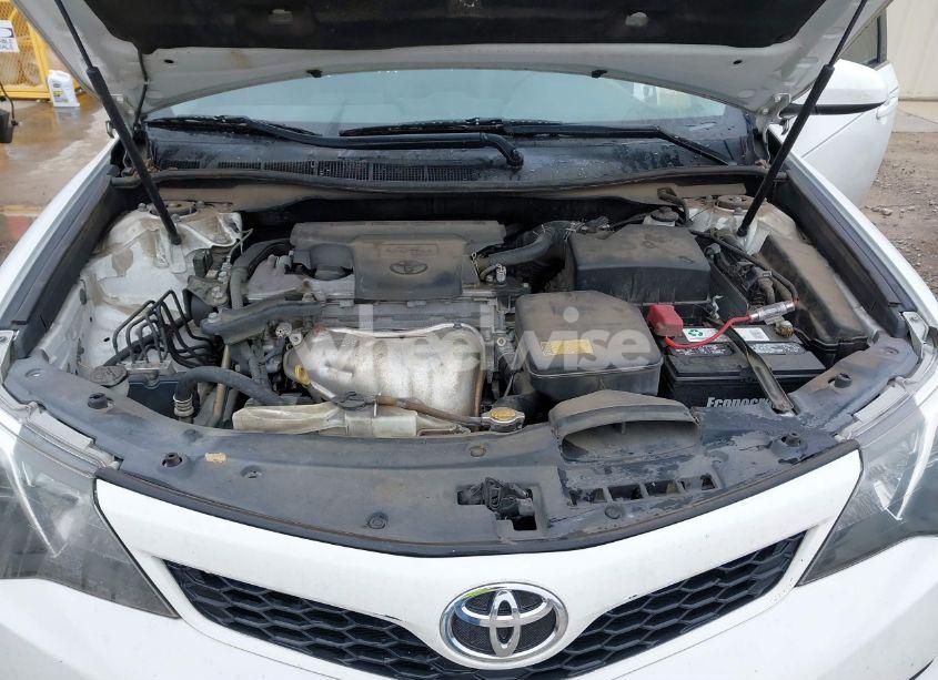 Photo 10 of 2014 Toyota Camry SE (VIN 4T1BF1FK6EU770091)