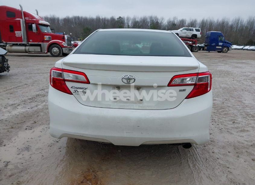 Photo 16 of 2014 Toyota Camry SE (VIN 4T1BF1FK6EU770091)