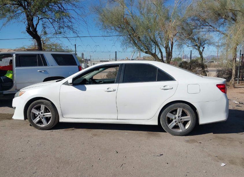 Photo 14 of 2014 Toyota Camry SE (VIN 4T1BF1FK6EU795363)