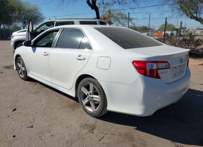 Photo 3 of 2014 Toyota Camry SE (VIN 4T1BF1FK6EU795363)