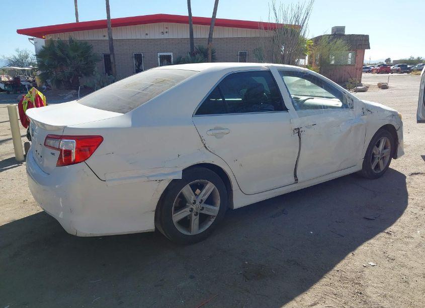 Photo 4 of 2014 Toyota Camry SE (VIN 4T1BF1FK6EU795363)