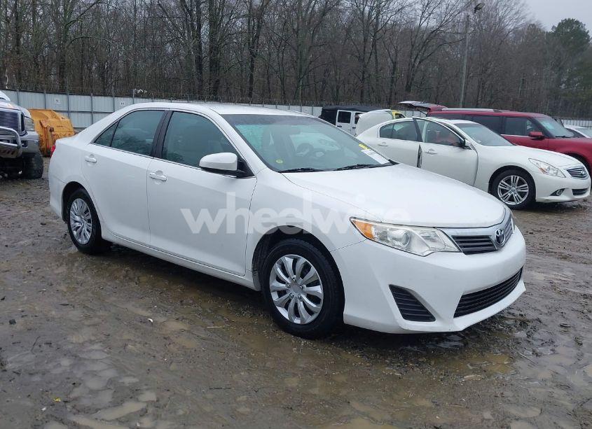 2014 Toyota Camry L (VIN 4T1BF1FK6EU796139) main photo