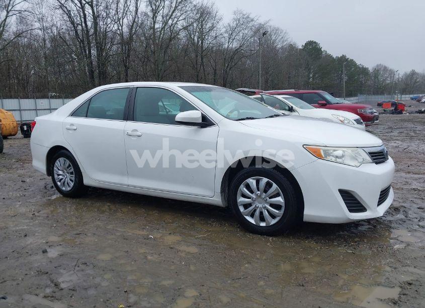 Photo 13 of 2014 Toyota Camry L (VIN 4T1BF1FK6EU796139)