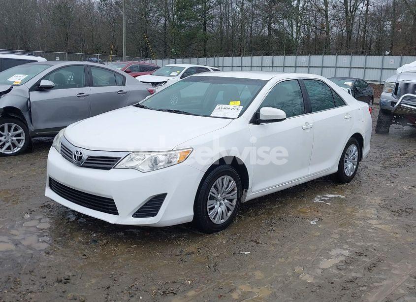 Photo 2 of 2014 Toyota Camry L (VIN 4T1BF1FK6EU796139)