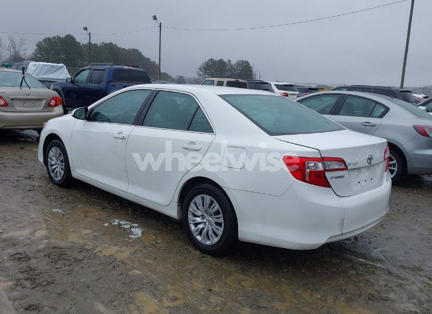 Photo 3 of 2014 Toyota Camry L (VIN 4T1BF1FK6EU796139)