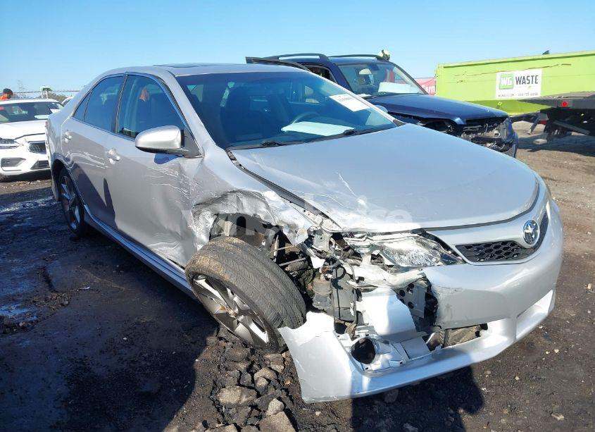 2014 Toyota Camry SE SPORT (VIN 4T1BF1FK6EU798375) main photo