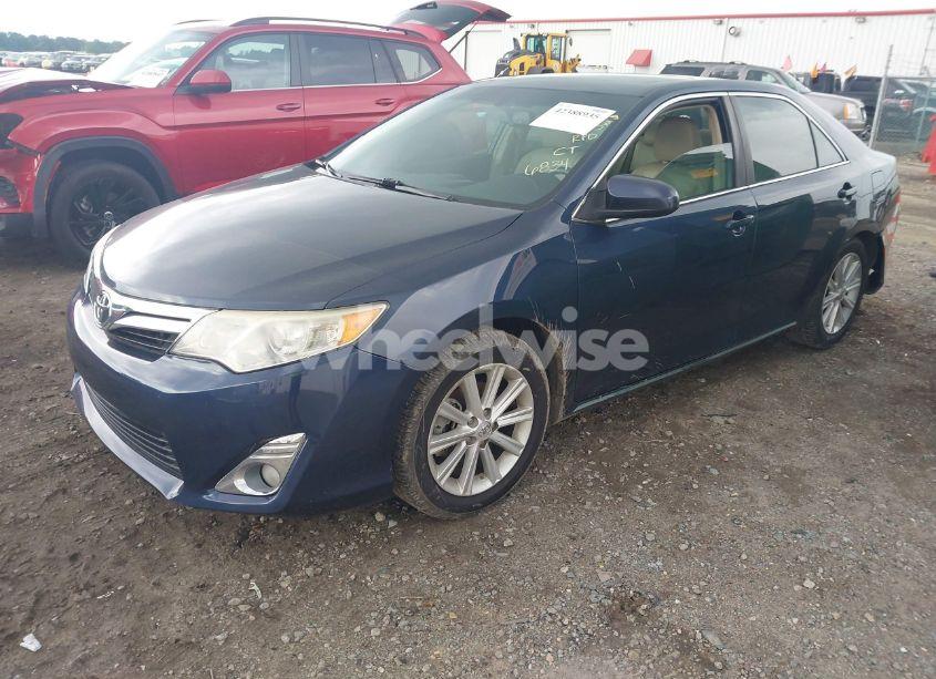 Photo 2 of 2014 Toyota Camry XLE (VIN 4T1BF1FK6EU836834)