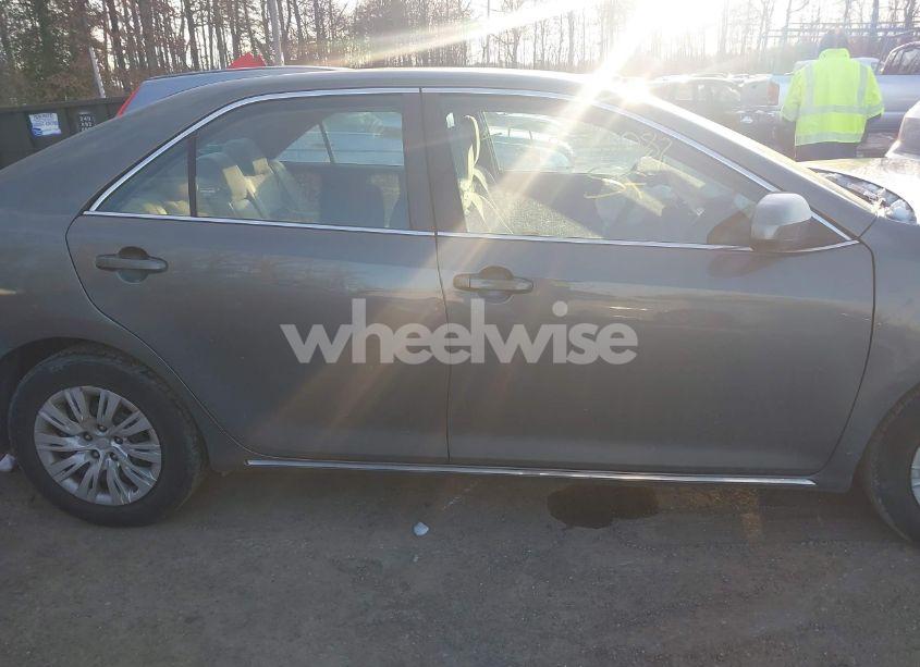 Photo 14 of 2014 Toyota Camry LE (VIN 4T1BF1FK6EU840785)