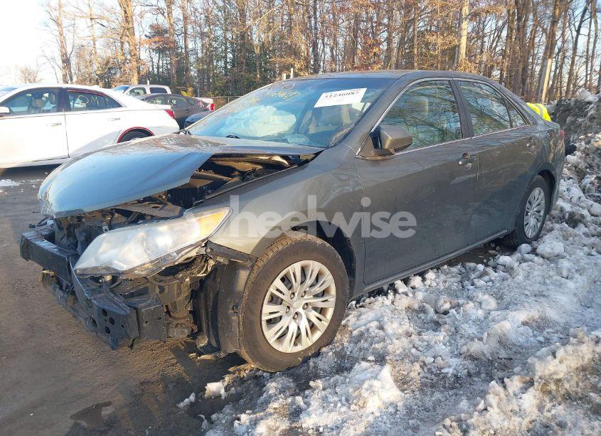 Photo 2 of 2014 Toyota Camry LE (VIN 4T1BF1FK6EU840785)