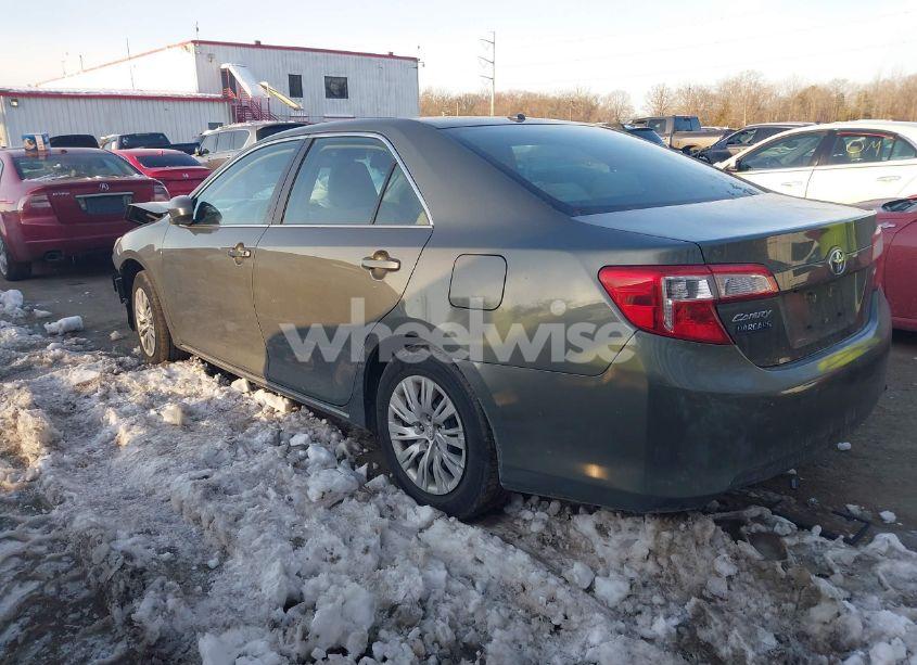 Photo 3 of 2014 Toyota Camry LE (VIN 4T1BF1FK6EU840785)