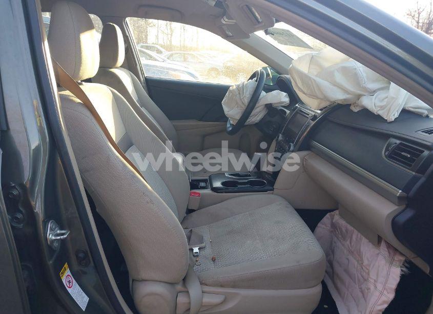 Photo 5 of 2014 Toyota Camry LE (VIN 4T1BF1FK6EU840785)