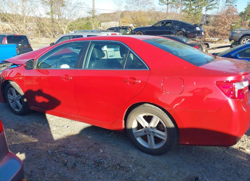 Photo 13 of 2014 Toyota Camry SE (VIN 4T1BF1FK6EU853648)