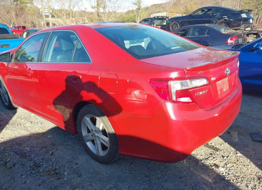 Photo 3 of 2014 Toyota Camry SE (VIN 4T1BF1FK6EU853648)