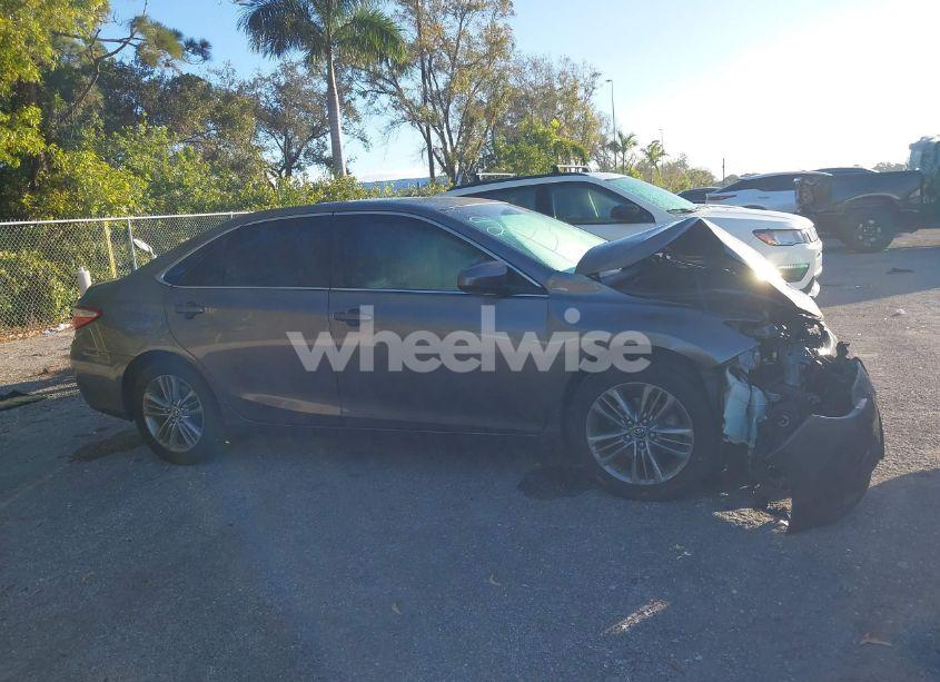 Photo 13 of 2015 Toyota Camry SE (VIN 4T1BF1FK6FU010146)