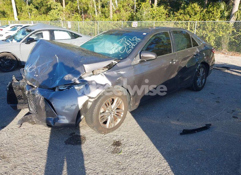 Photo 2 of 2015 Toyota Camry SE (VIN 4T1BF1FK6FU010146)