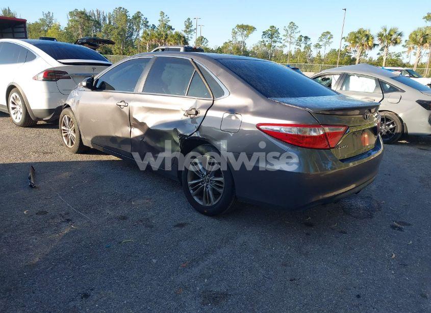 Photo 3 of 2015 Toyota Camry SE (VIN 4T1BF1FK6FU010146)