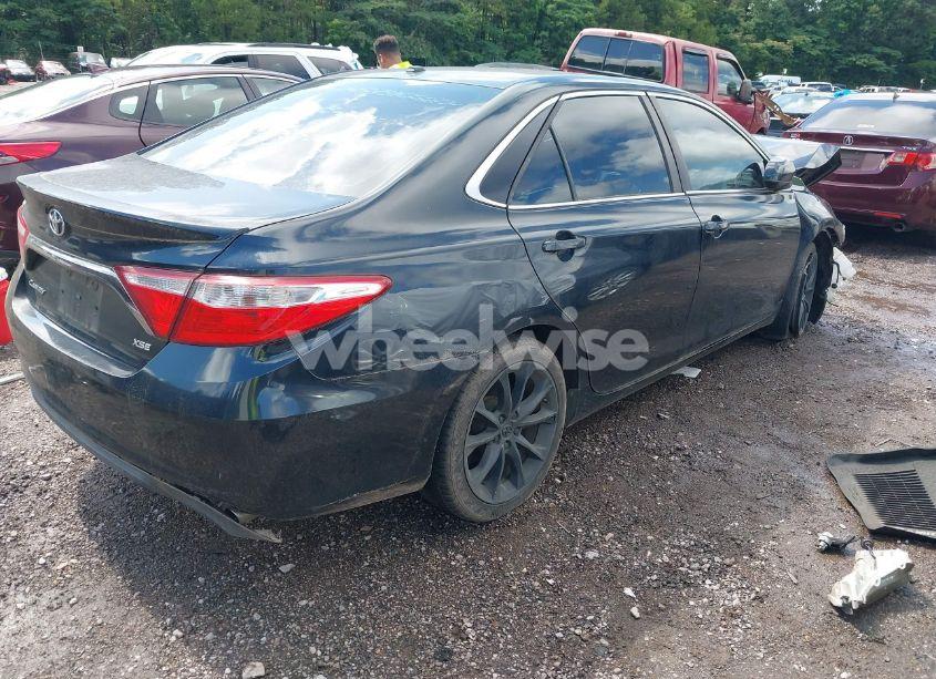 Photo 4 of 2015 Toyota Camry XSE (VIN 4T1BF1FK6FU012592)