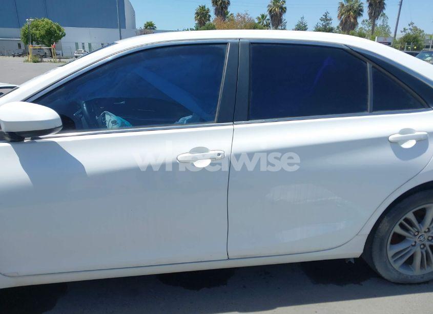 Photo 13 of 2015 Toyota Camry SE (VIN 4T1BF1FK6FU024435)