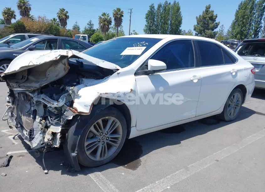 Photo 2 of 2015 Toyota Camry SE (VIN 4T1BF1FK6FU024435)