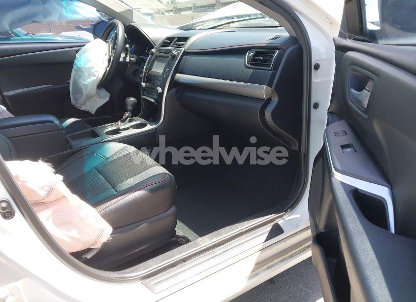 Photo 5 of 2015 Toyota Camry SE (VIN 4T1BF1FK6FU024435)