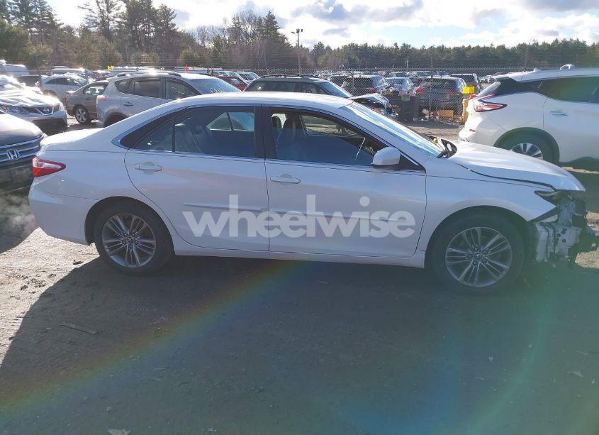 Photo 13 of 2015 Toyota Camry SE (VIN 4T1BF1FK6FU025889)