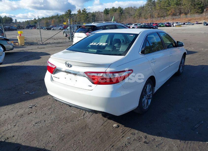 Photo 4 of 2015 Toyota Camry SE (VIN 4T1BF1FK6FU025889)