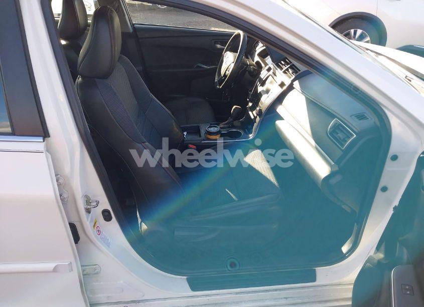 Photo 5 of 2015 Toyota Camry SE (VIN 4T1BF1FK6FU025889)