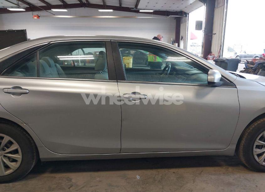 Photo 13 of 2015 Toyota Camry LE (VIN 4T1BF1FK6FU037721)