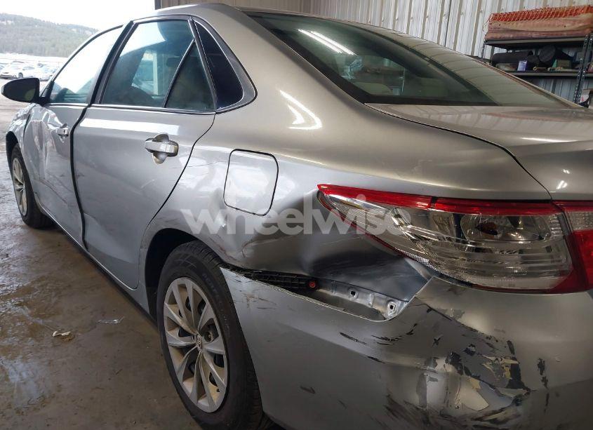 Photo 6 of 2015 Toyota Camry LE (VIN 4T1BF1FK6FU037721)