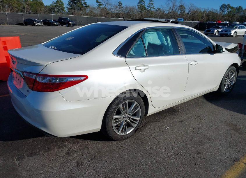 Photo 4 of 2015 Toyota Camry SE (VIN 4T1BF1FK6FU055166)