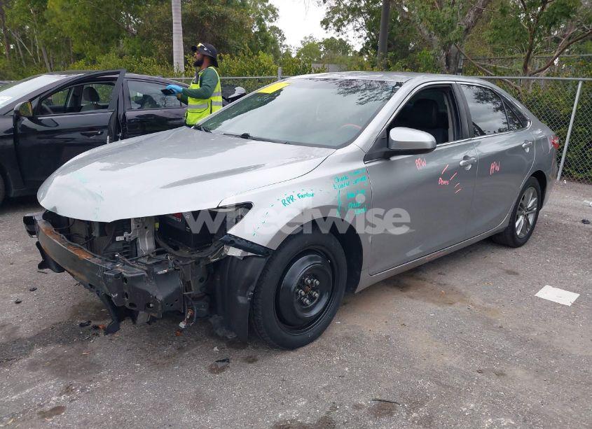 Photo 2 of 2015 Toyota Camry SE (VIN 4T1BF1FK6FU062456)