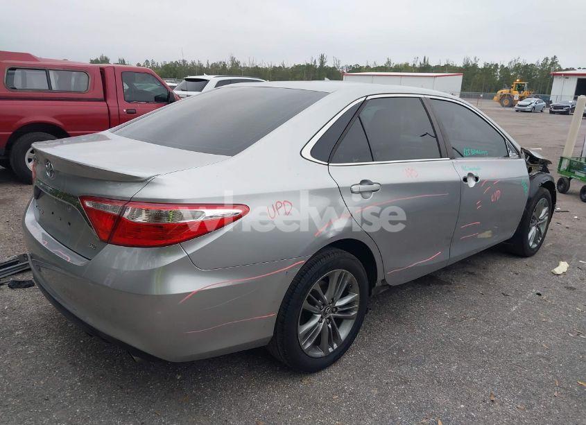 Photo 4 of 2015 Toyota Camry SE (VIN 4T1BF1FK6FU062456)