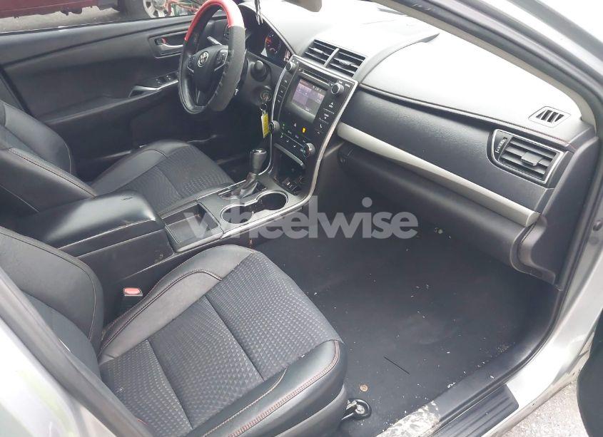 Photo 5 of 2015 Toyota Camry SE (VIN 4T1BF1FK6FU062456)