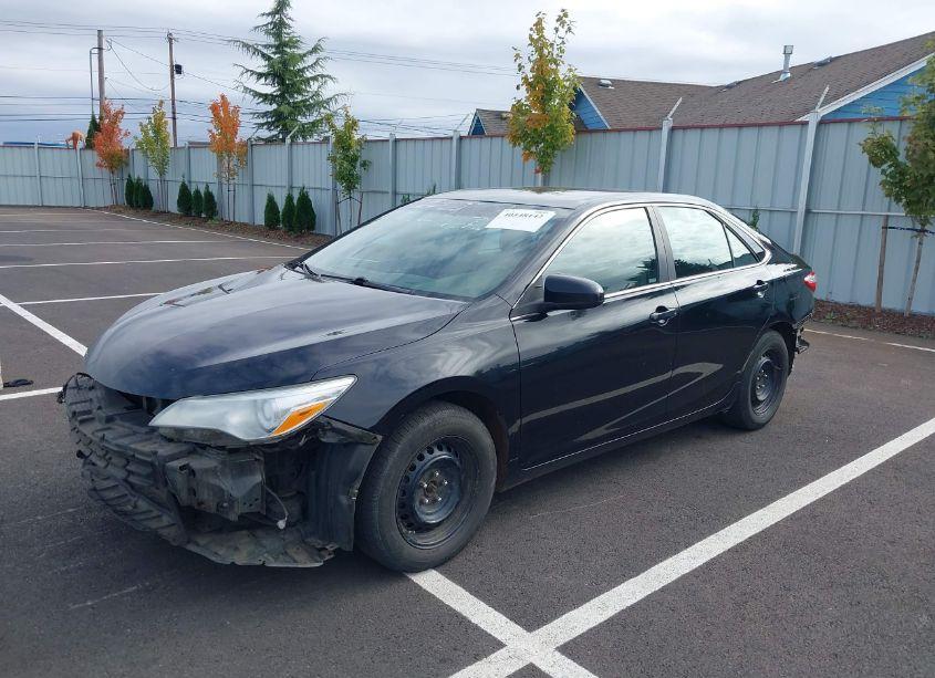 Photo 2 of 2015 Toyota Camry LE (VIN 4T1BF1FK6FU065289)