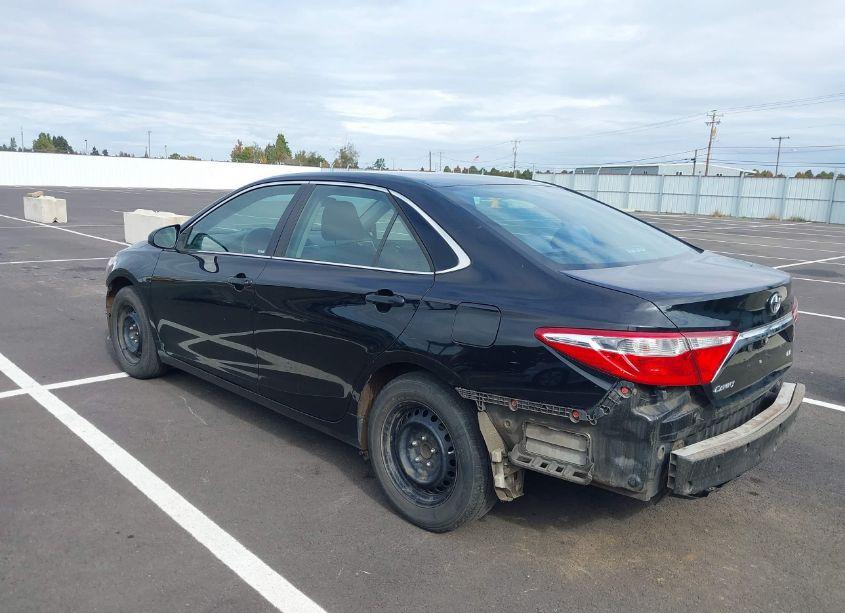 Photo 3 of 2015 Toyota Camry LE (VIN 4T1BF1FK6FU065289)