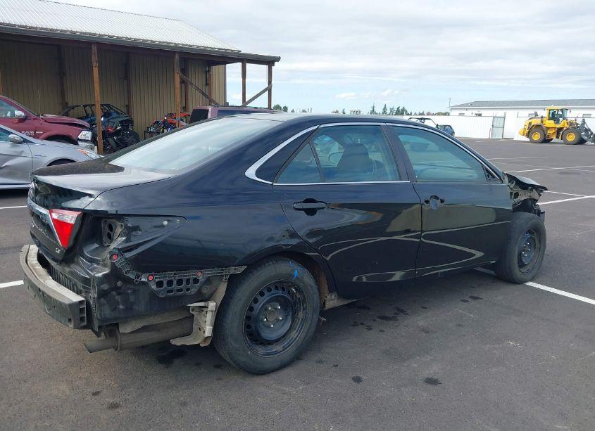 Photo 4 of 2015 Toyota Camry LE (VIN 4T1BF1FK6FU065289)