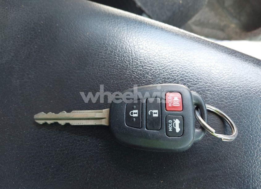 Photo 11 of 2015 Toyota Camry LE (VIN 4T1BF1FK6FU068970)