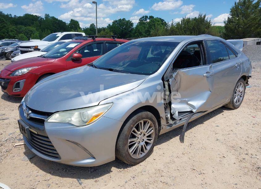 Photo 2 of 2015 Toyota Camry LE (VIN 4T1BF1FK6FU068970)