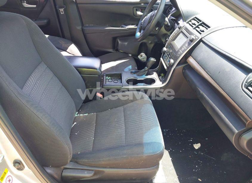 Photo 5 of 2015 Toyota Camry LE (VIN 4T1BF1FK6FU068970)