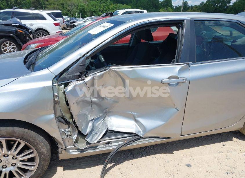 Photo 6 of 2015 Toyota Camry LE (VIN 4T1BF1FK6FU068970)