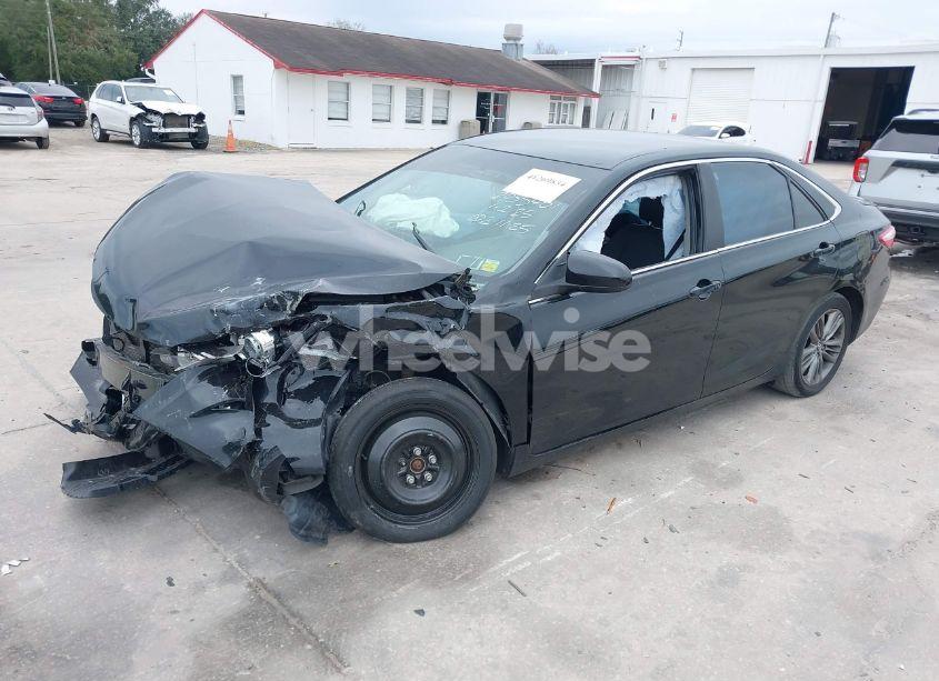 Photo 2 of 2015 Toyota Camry SE (VIN 4T1BF1FK6FU073652)